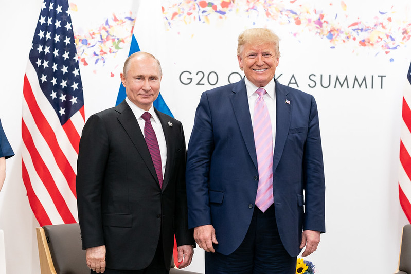 Según documentos filtrados, el presidente ruso, Vladimir Putin, tiene influencia para chantajear a Donald Trump: la cinta de orina es real