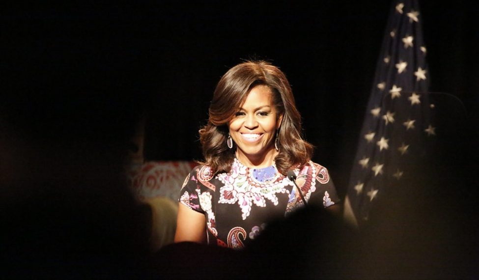 Trump captó un audio burlándose de la apariencia de Michelle Obama.  Hizo bromas durante el evento en Mar-a-Lago.