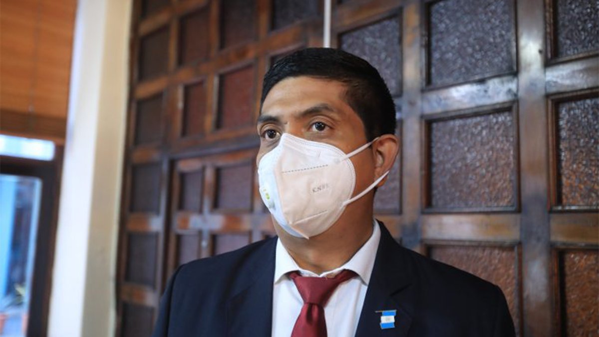 Mynor Moto Presenta Amparo para Anular la Orden de Captura.