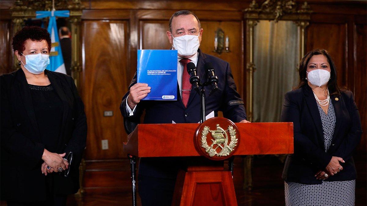 El Presidente Alejandro  Giammattei presenta Plan de Vacunación contra el Covid-19