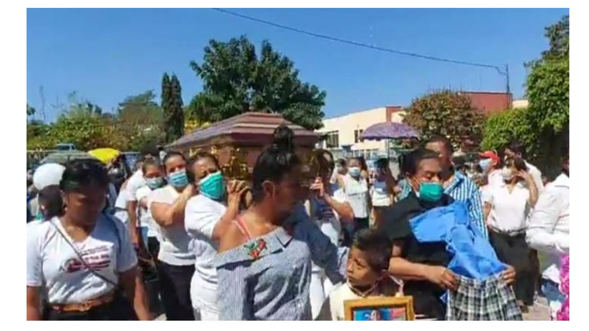 Entre lágrimas le dan el último adiós Sharon Figueroa