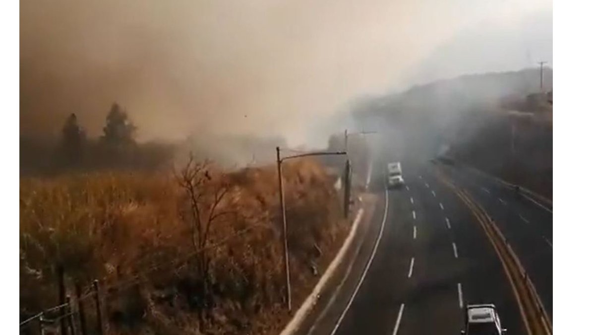 Pacientes con Covid-19 que permanecen en el Hospital de Villa Nueva empeoran a causa del Humo generado por incendio en el vertedero de Amsa.