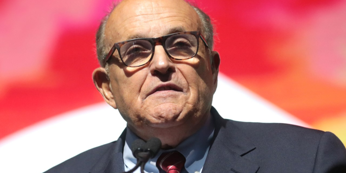 Rudy Giuliani es demandado por $ 1.3 mil millones por Dominion Voting Systems por reclamos falsos de fraude electoral